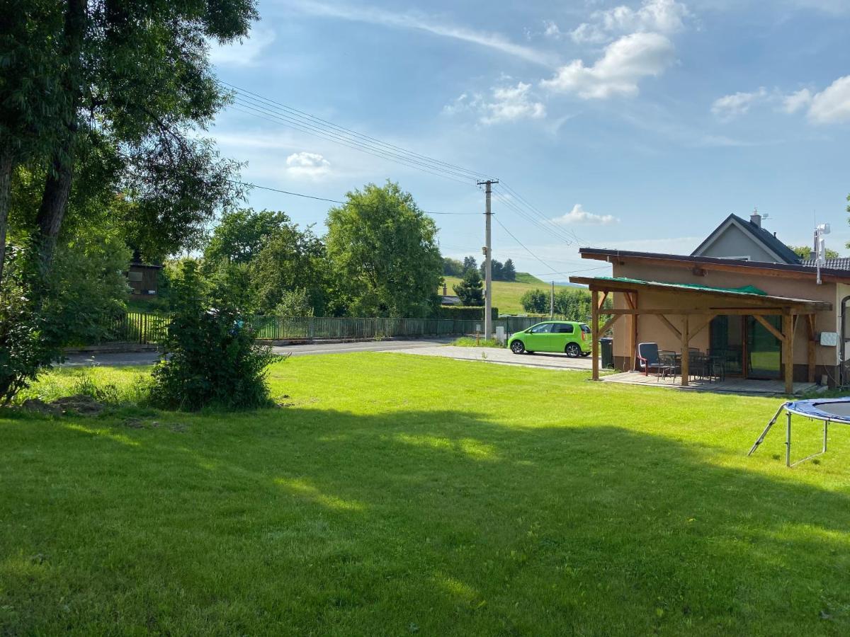 Вілла Bungalov V Beskydech Френштат-под-Радгоштєм Екстер'єр фото