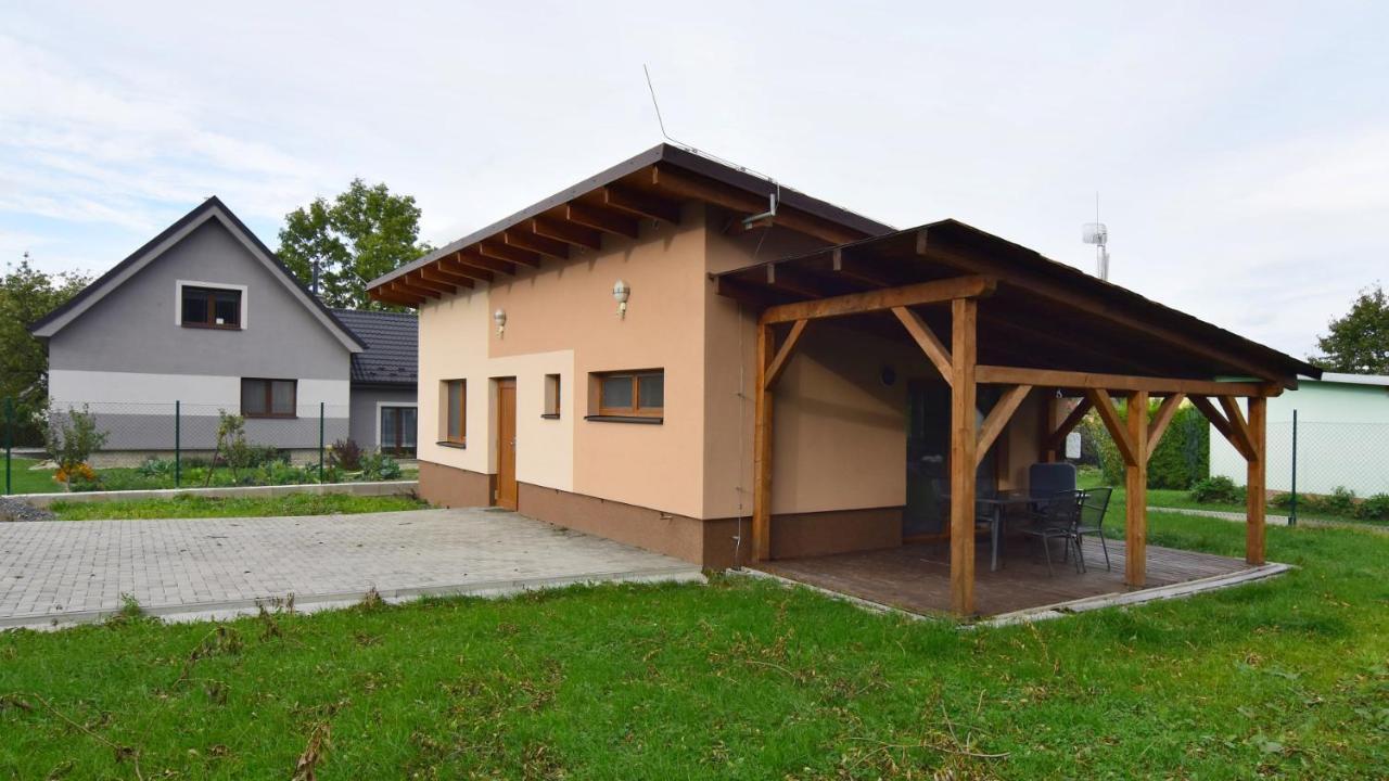 Вілла Bungalov V Beskydech Френштат-под-Радгоштєм Екстер'єр фото